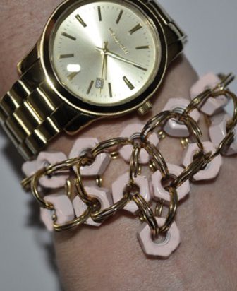 Bracciale con bulloni