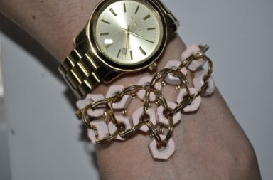 Bracciale con bulloni