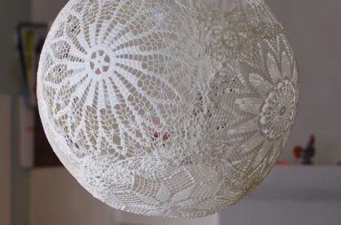 Lampadario di pizzo leggero ed elegante