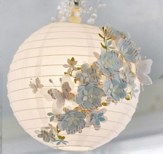 Lanterna di carta decorata