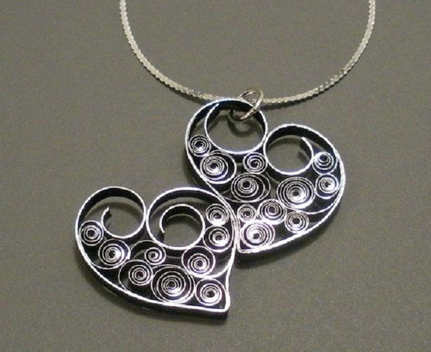 Ciondolo quilling a forma di cuore